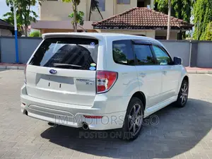 Subaru Forester 2010 Pearl