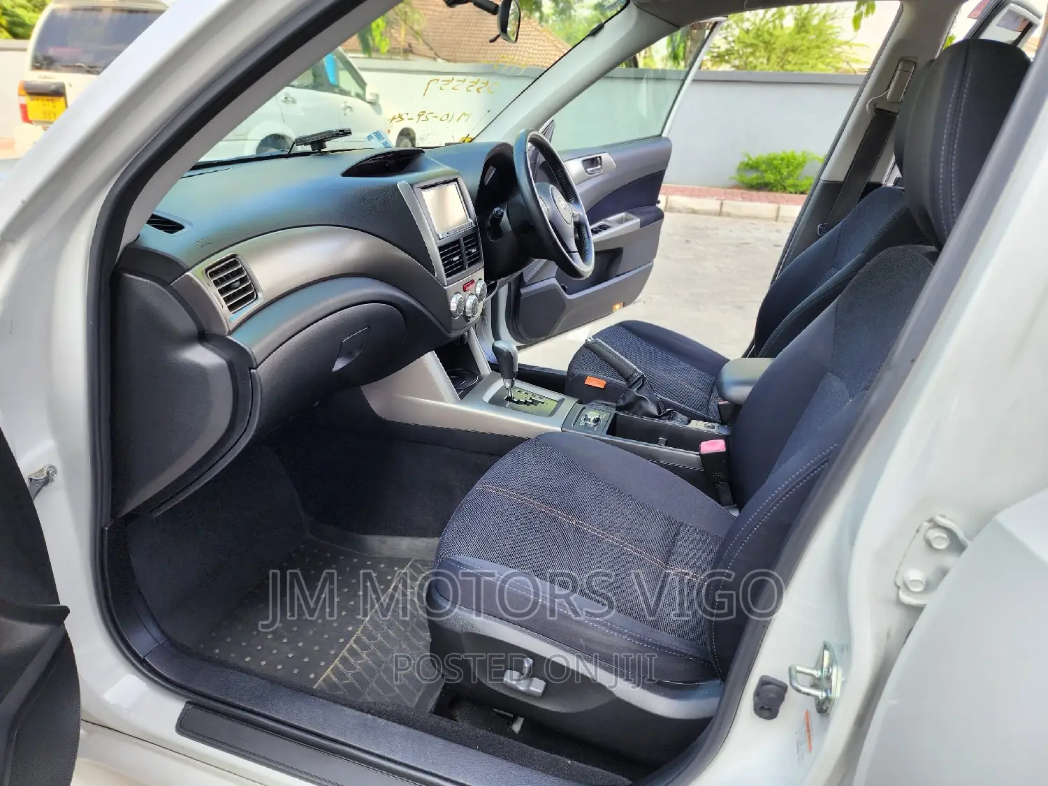 Subaru Forester 2010 Pearl