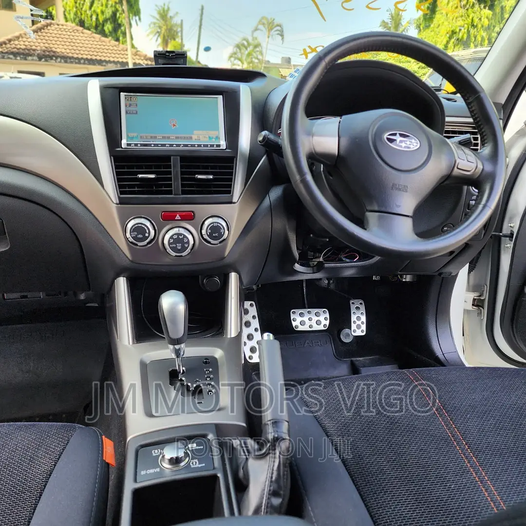 Subaru Forester 2010 Pearl