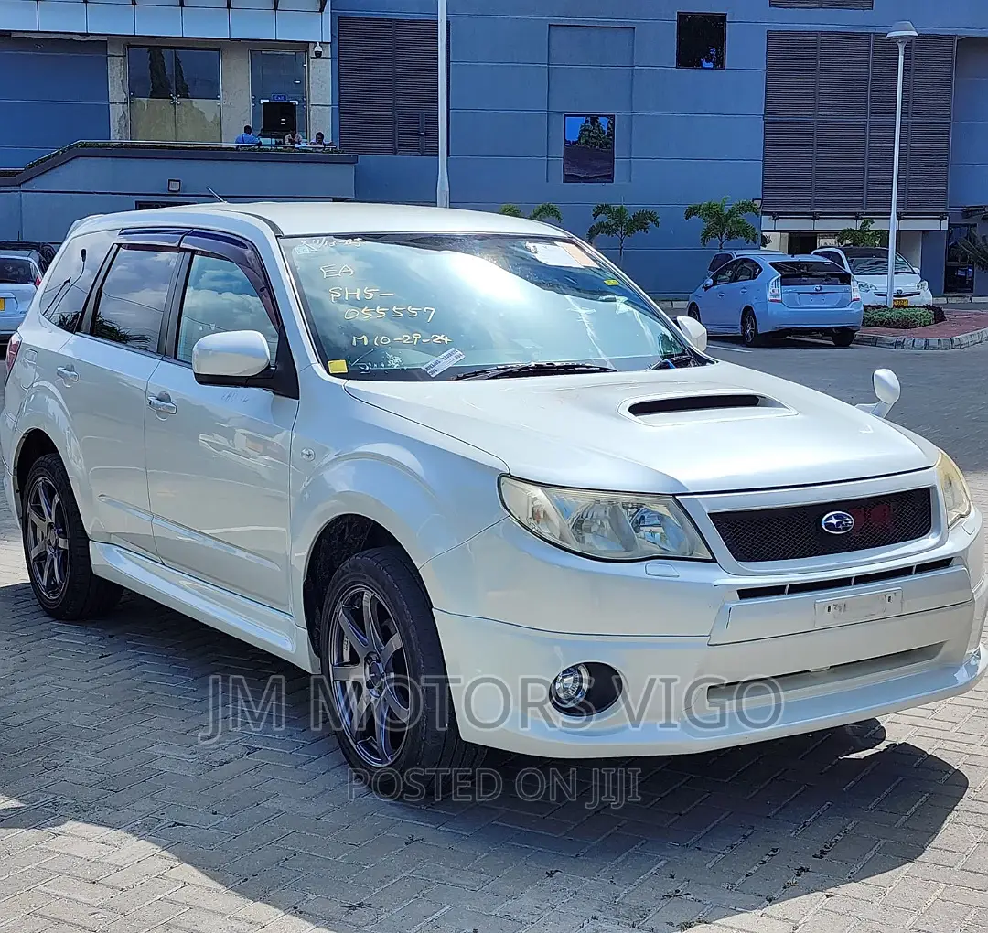 Subaru Forester 2010 Pearl