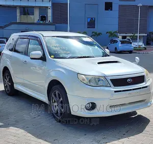 Subaru Forester 2010 Pearl
