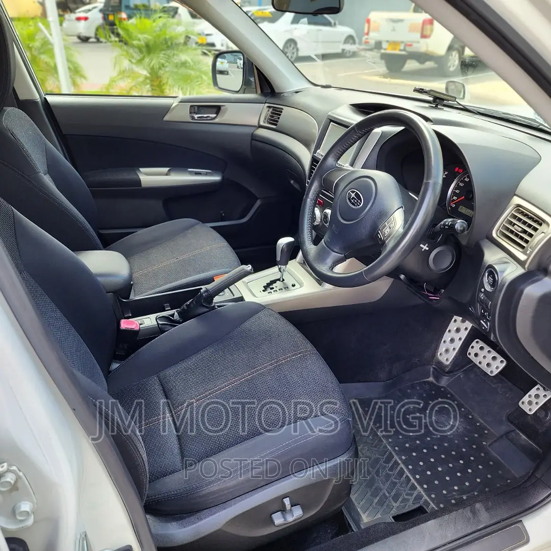 Subaru Forester 2010 Pearl