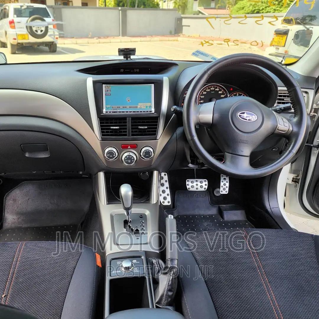 Subaru Forester 2010 Pearl