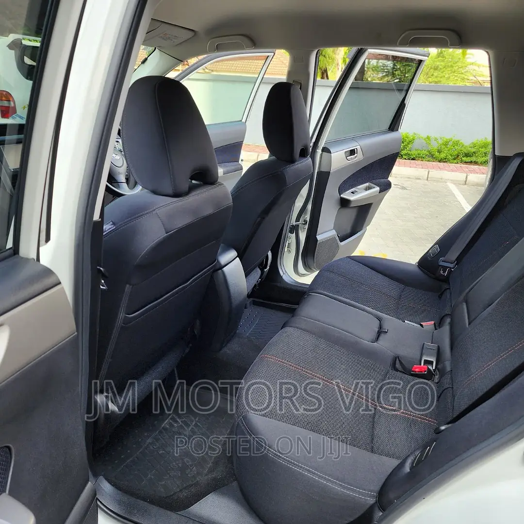 Subaru Forester 2010 Pearl