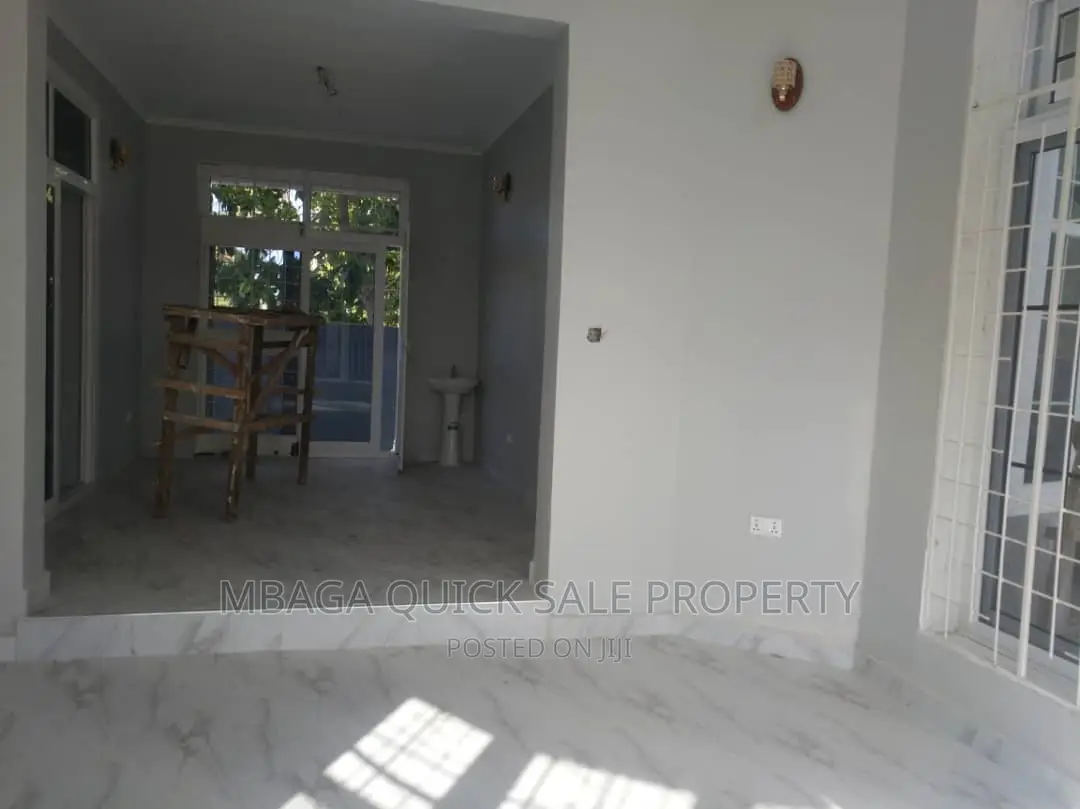 3bdrm House in Mikocheni for rent