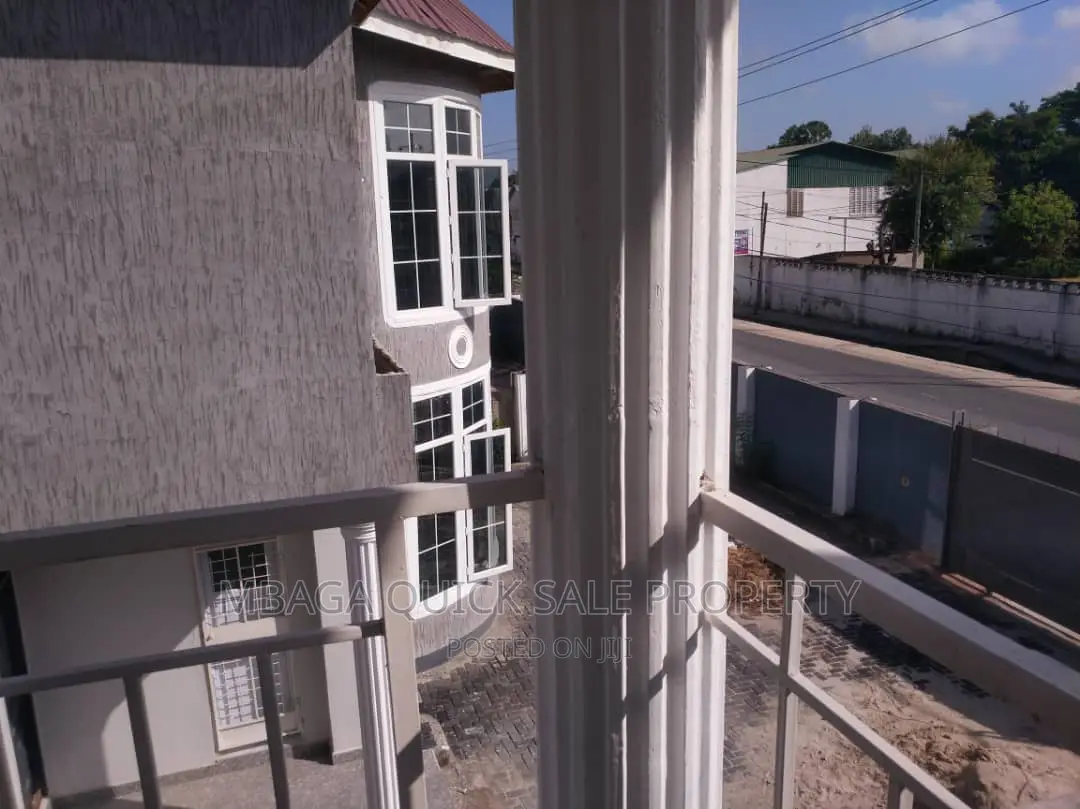 3bdrm House in Mikocheni for rent