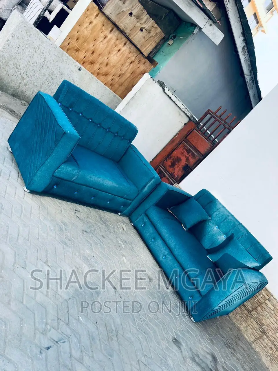 Sofa Za Watu Wawili Unapata Kwa Bei Poa Moja