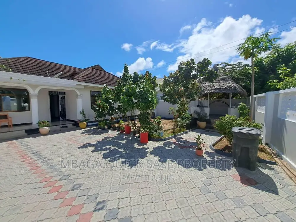 3bdrm House in Boko, Bunju for rent