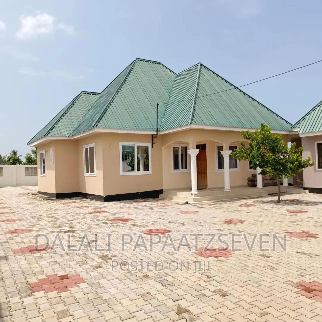 4bdrm Apartment in Dalalipapaatzseven, Mbweni for rent