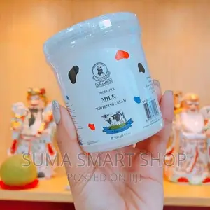 DR .JAMES Milk Whitening Cream .