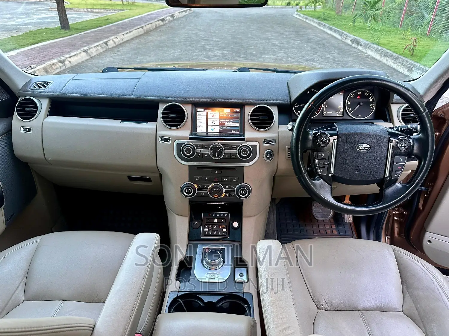 Land Rover Discovery 2014 Brown