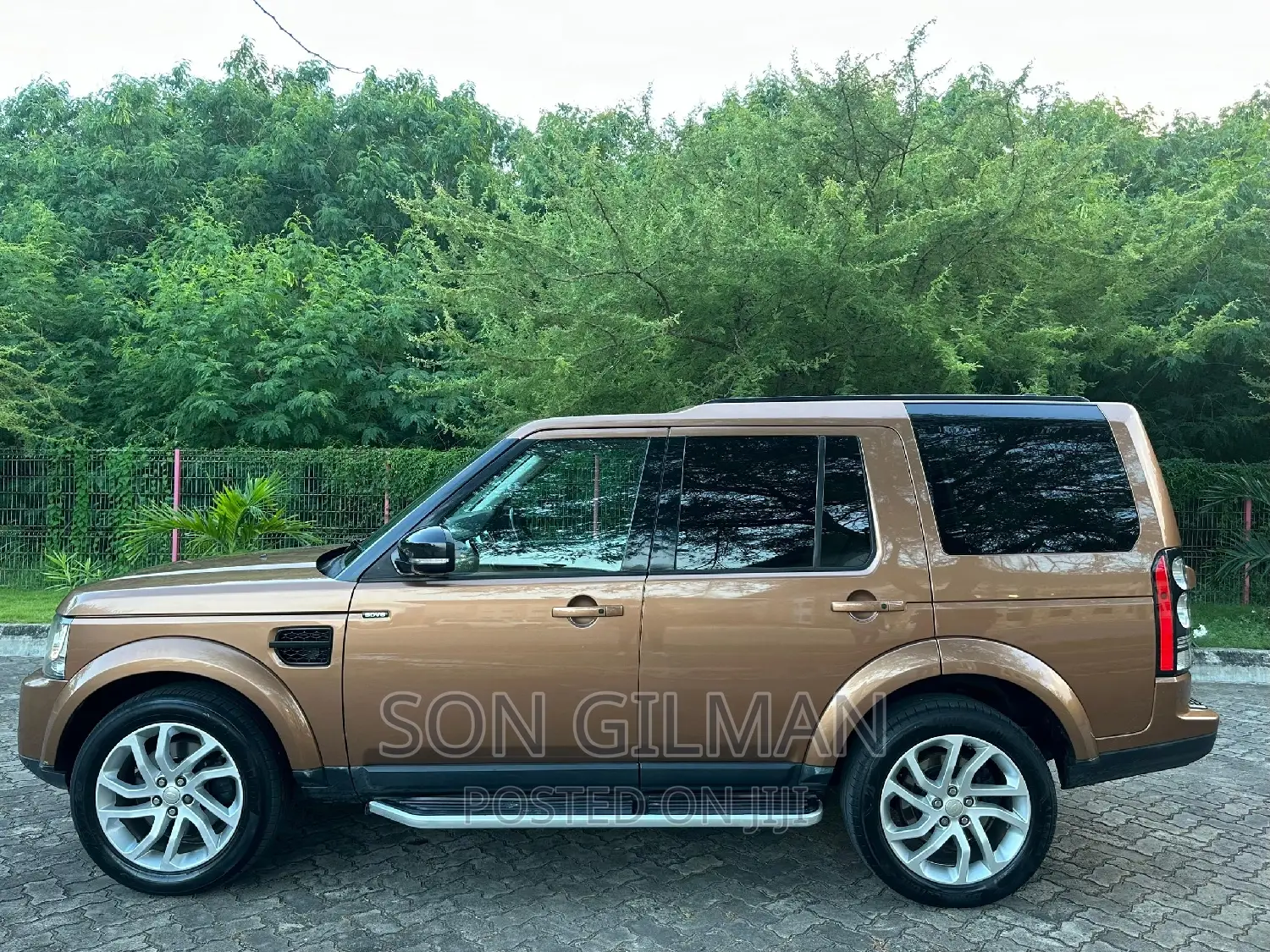 Land Rover Discovery 2014 Brown
