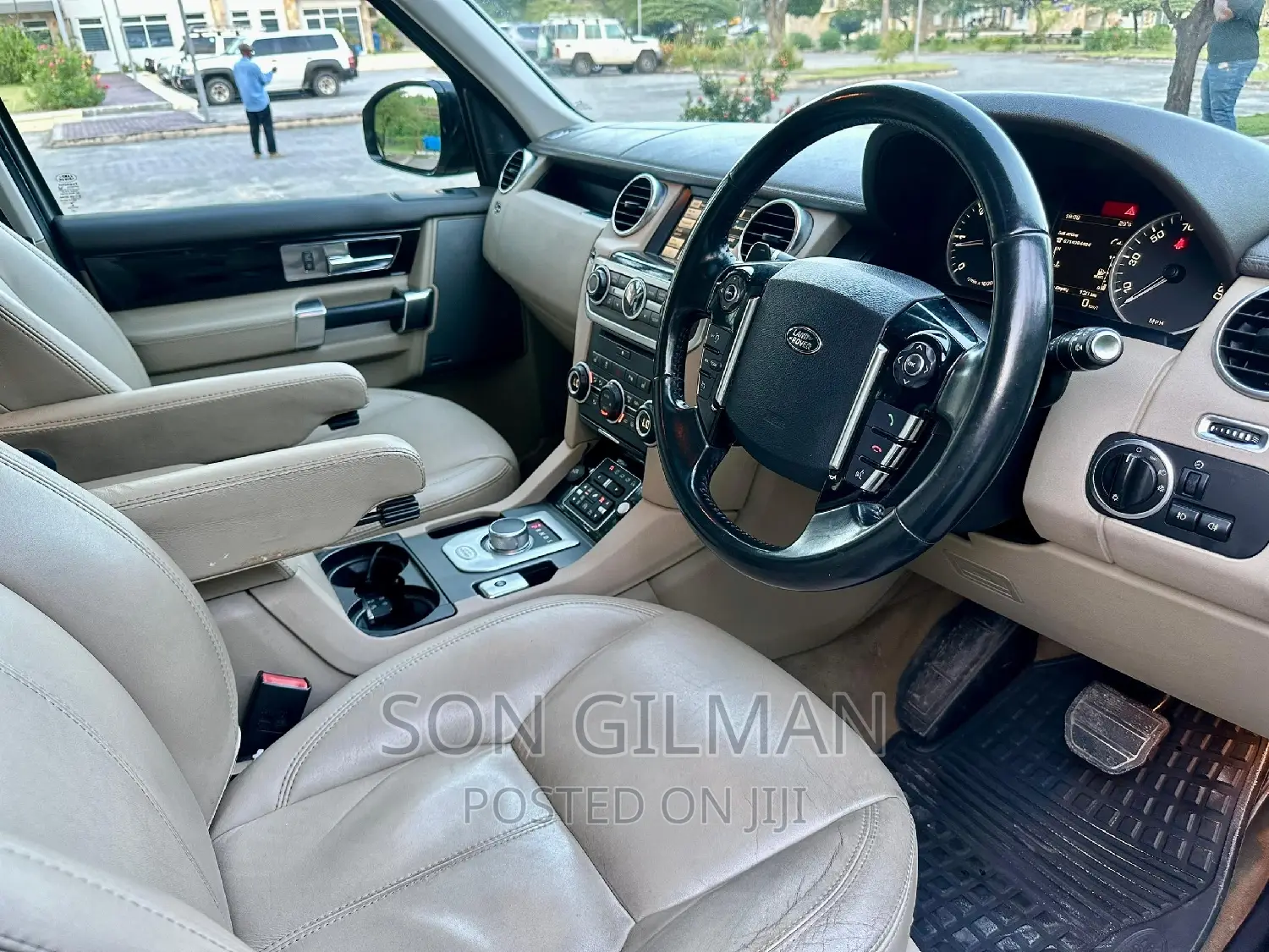 Land Rover Discovery 2014 Brown