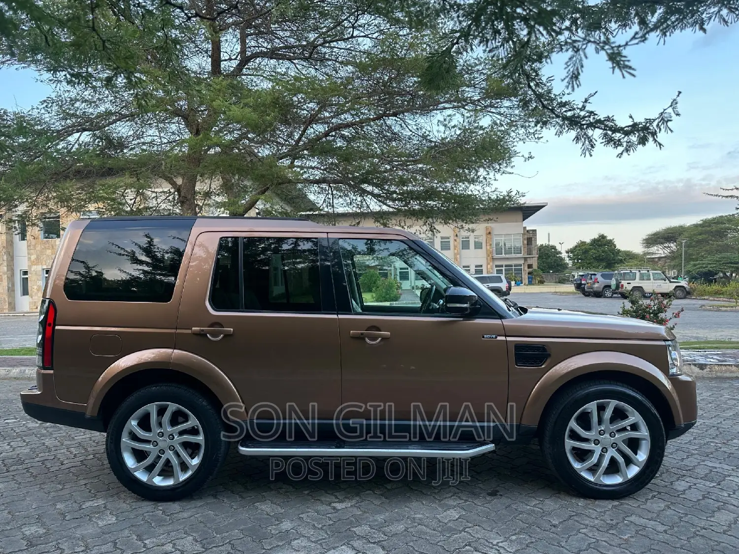Land Rover Discovery 2014 Brown
