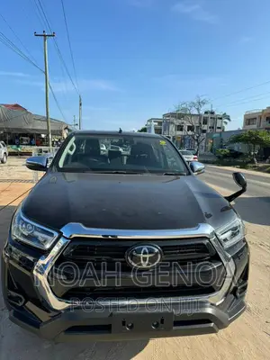 Toyota Hilux 2022 Black