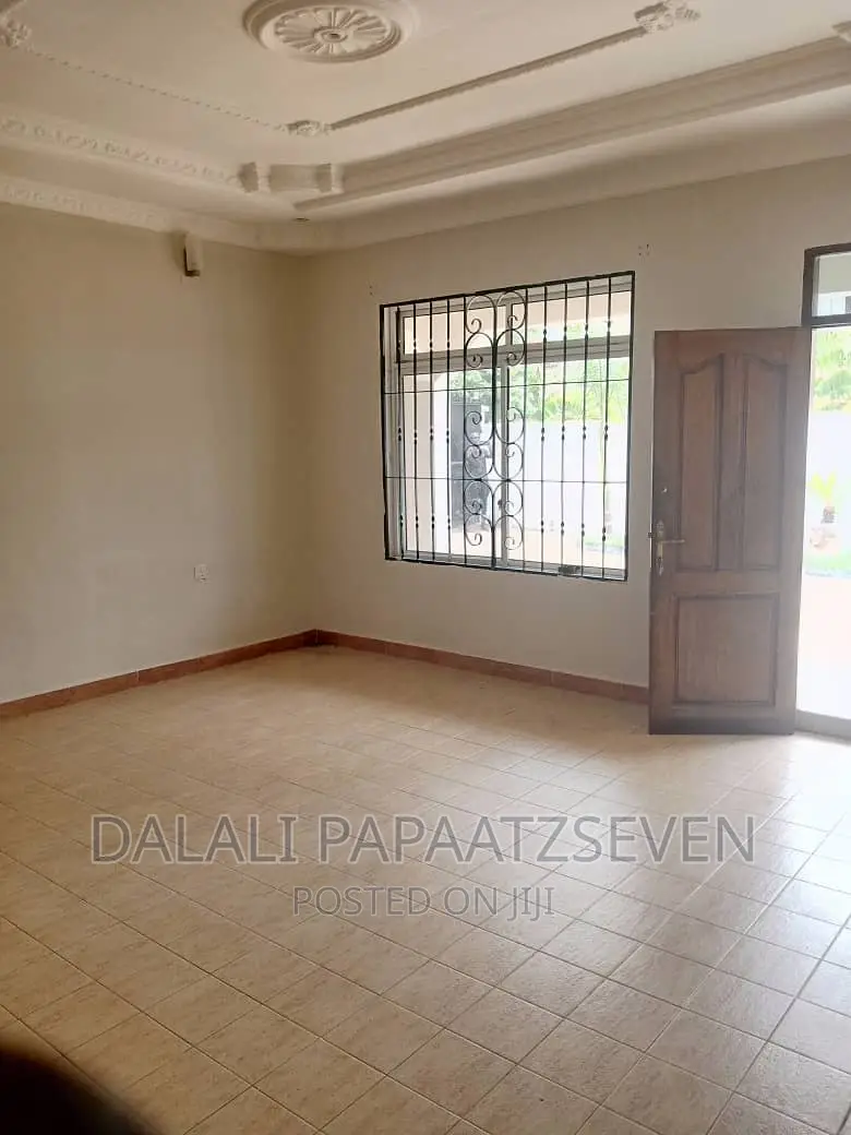 3bdrm House in Dalalipapaatzseven, Kinondoni for rent