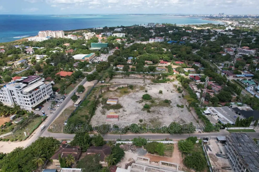 Corner Plot for Sale at Masaki