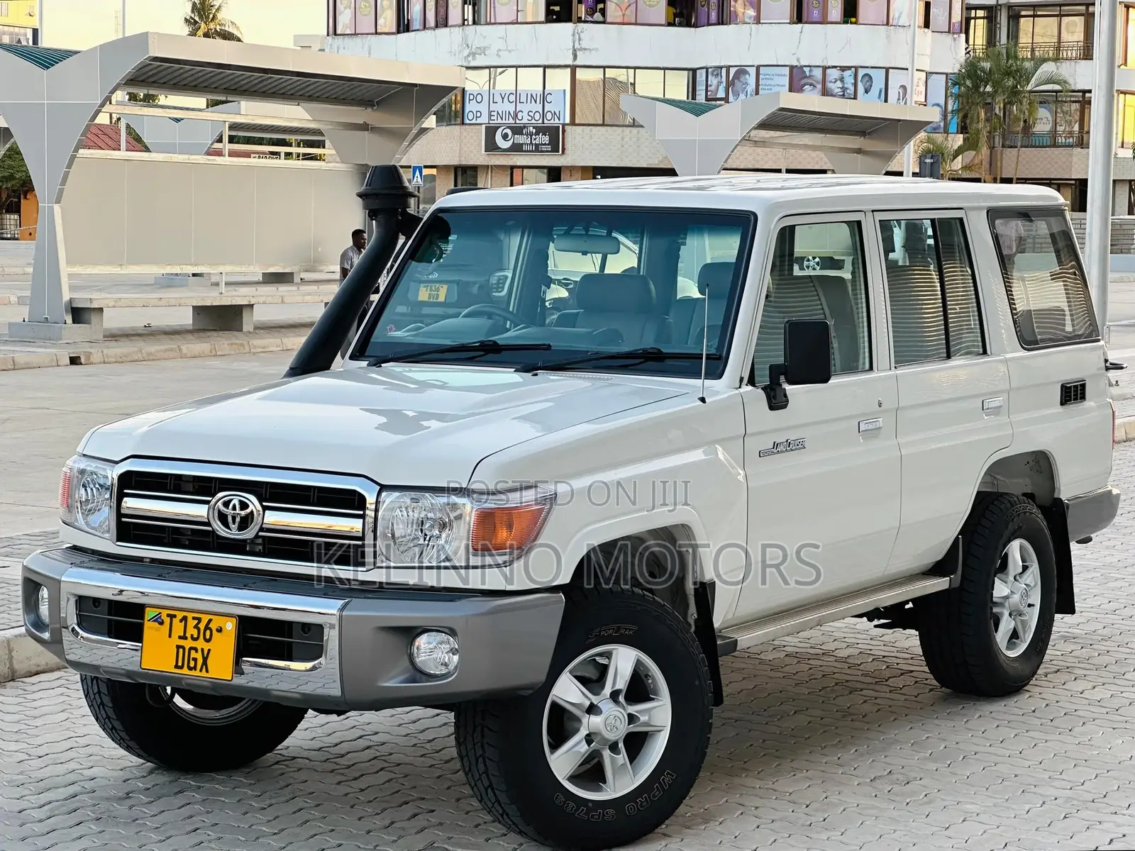 Toyota Land Cruiser 2015 White