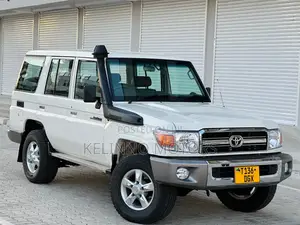Toyota Land Cruiser 2015 White