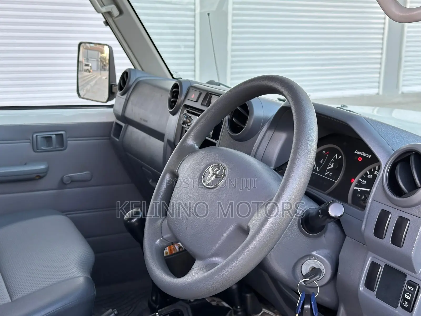 Toyota Land Cruiser 2015 White