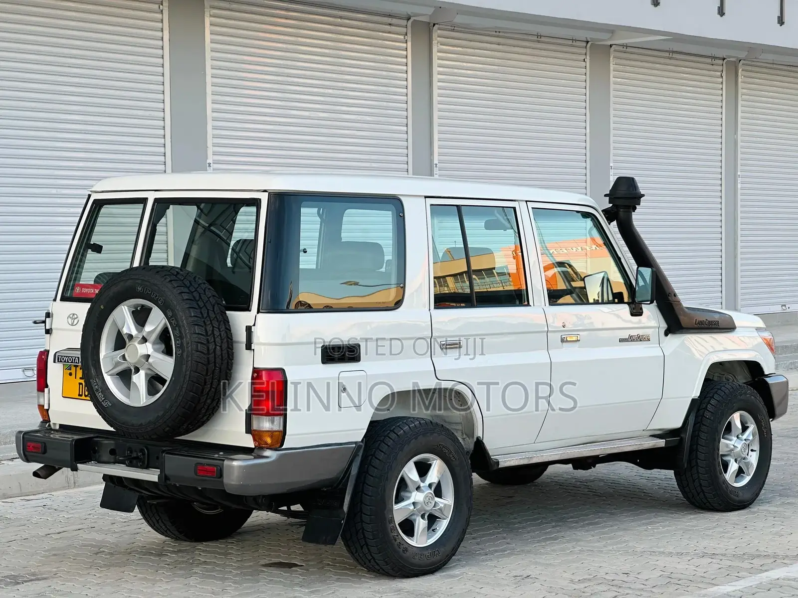 Toyota Land Cruiser 2015 White
