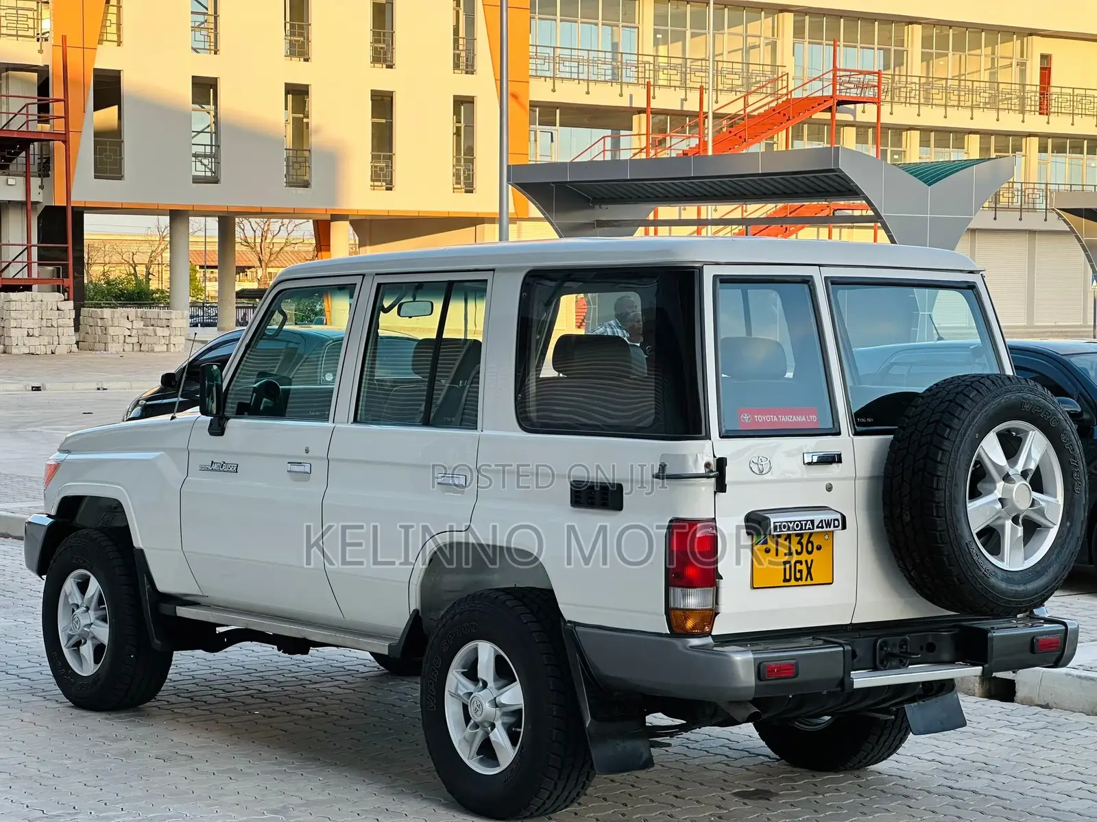 Toyota Land Cruiser 2015 White