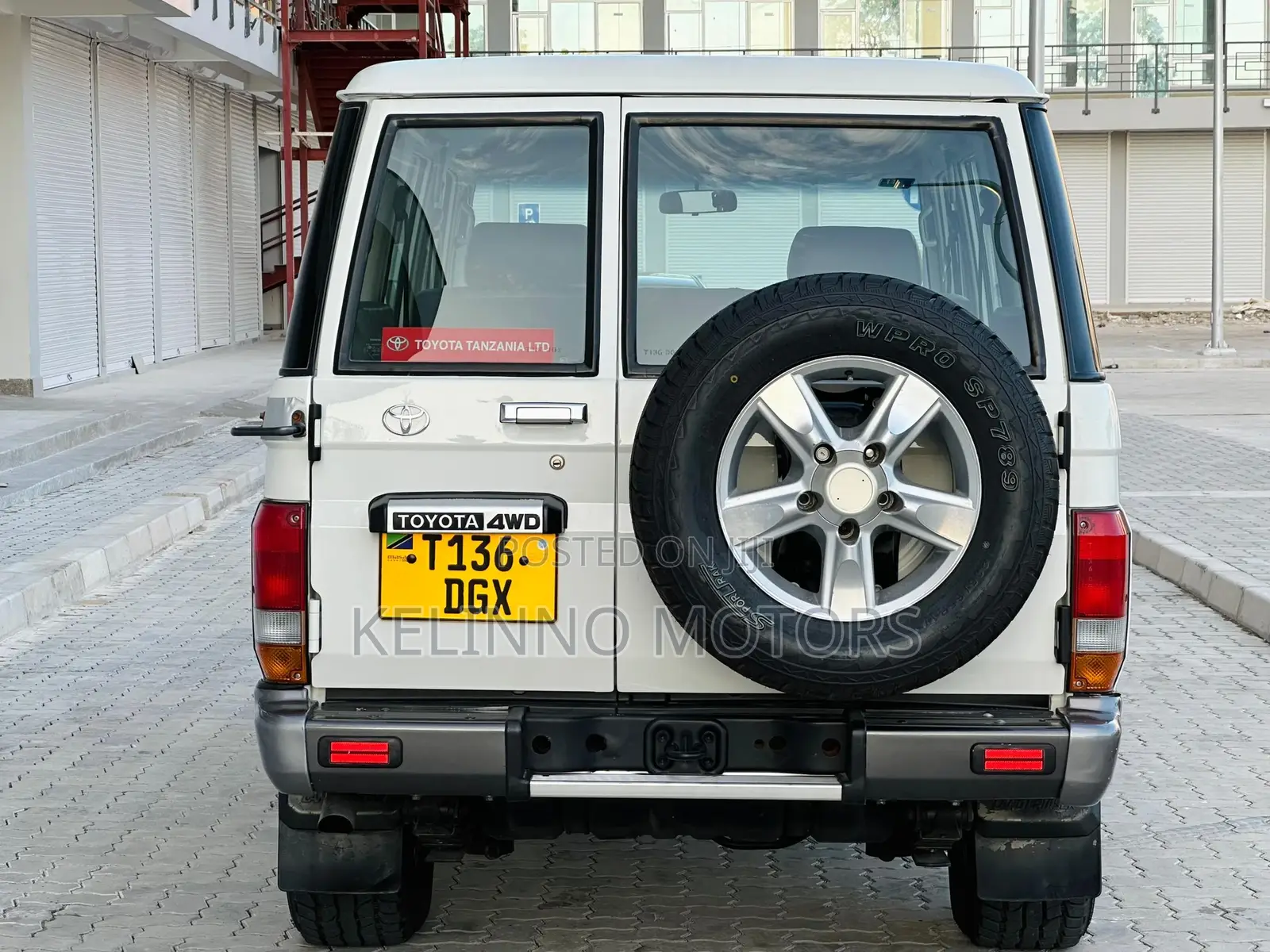 Toyota Land Cruiser 2015 White