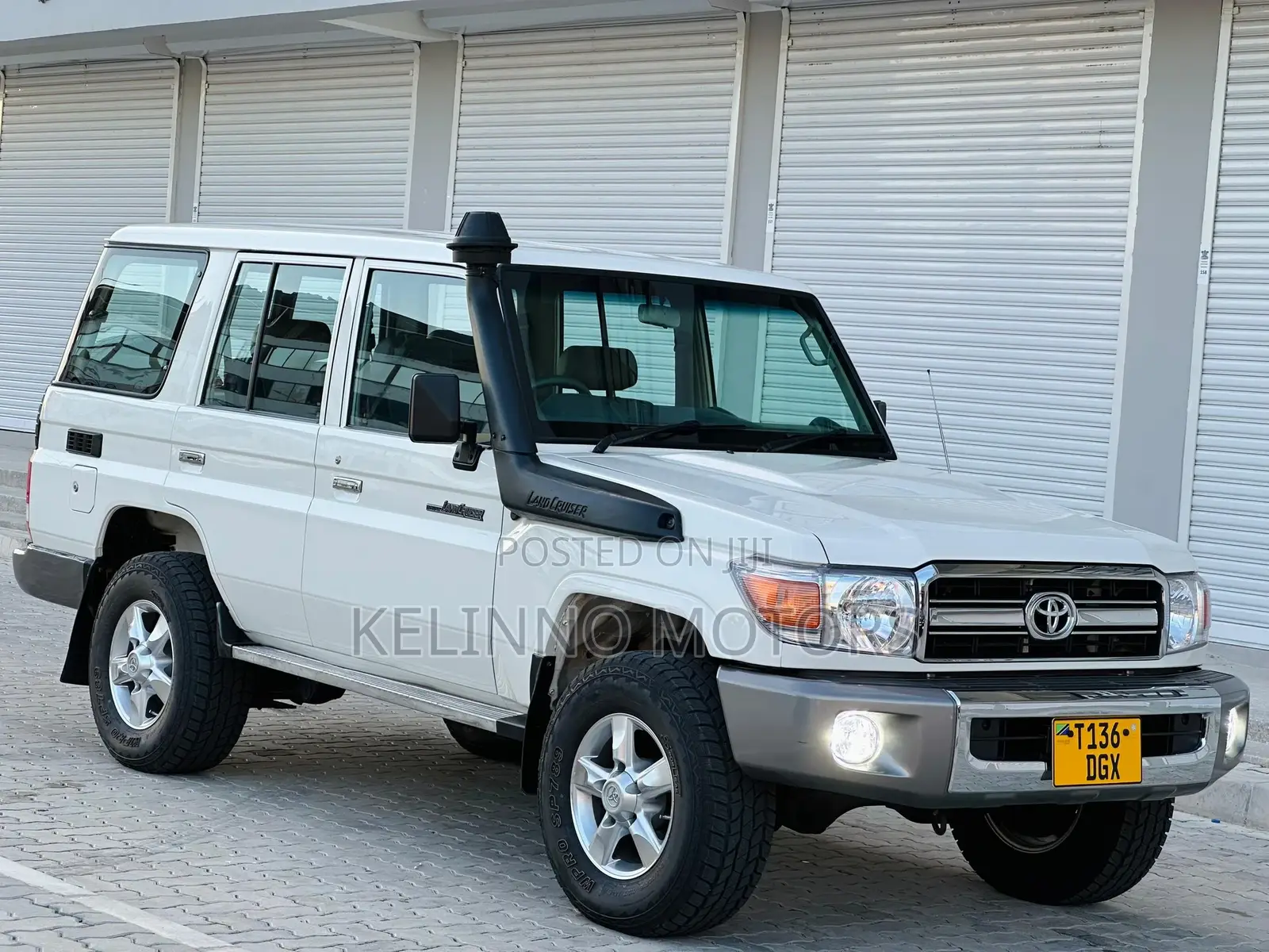 Toyota Land Cruiser 2015 White
