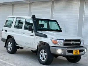 Toyota Land Cruiser 2015 White