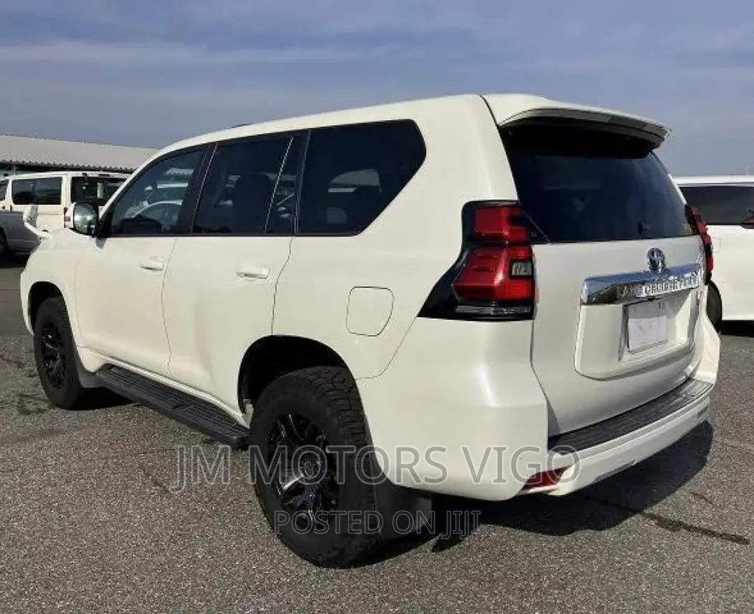 Toyota Land Cruiser Prado 2017 Pearl