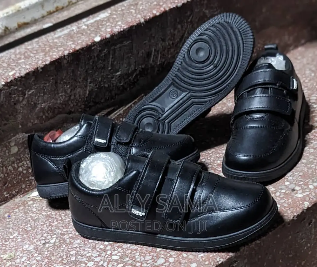 Unisex School Shoes Black Full