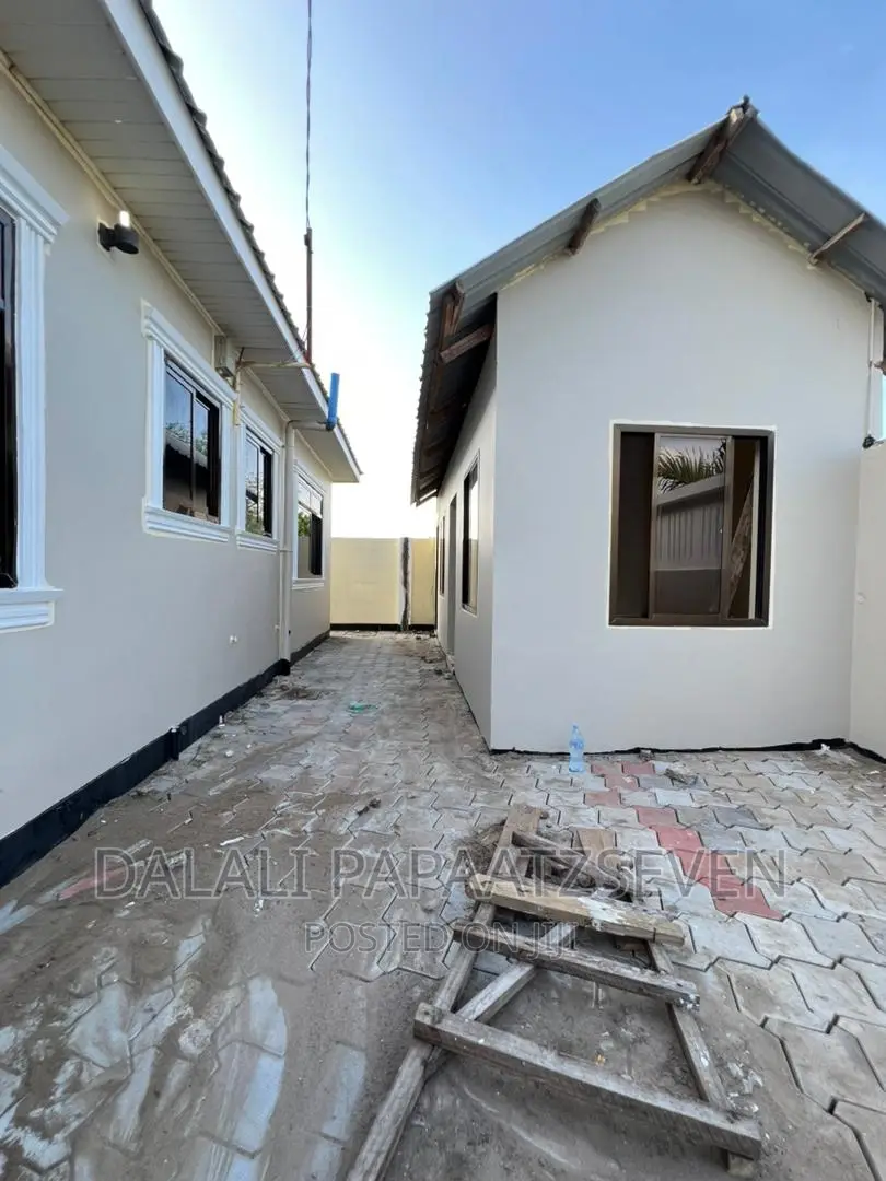 4bdrm House in Dalalipapaatzseven, Kinondoni for rent
