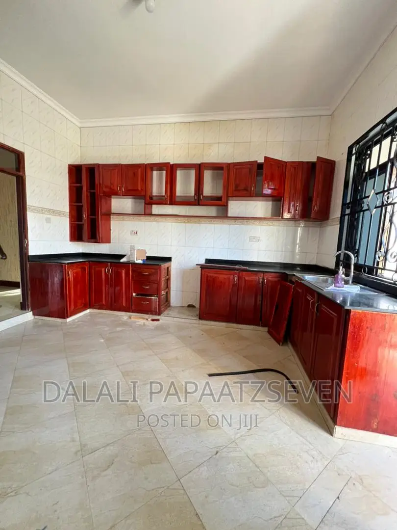 4bdrm House in Dalalipapaatzseven, Kinondoni for rent