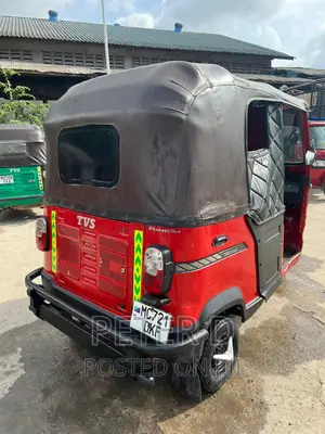 TVS King Cargo 2023 Red