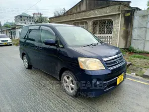 Toyota Noah 2004 Black