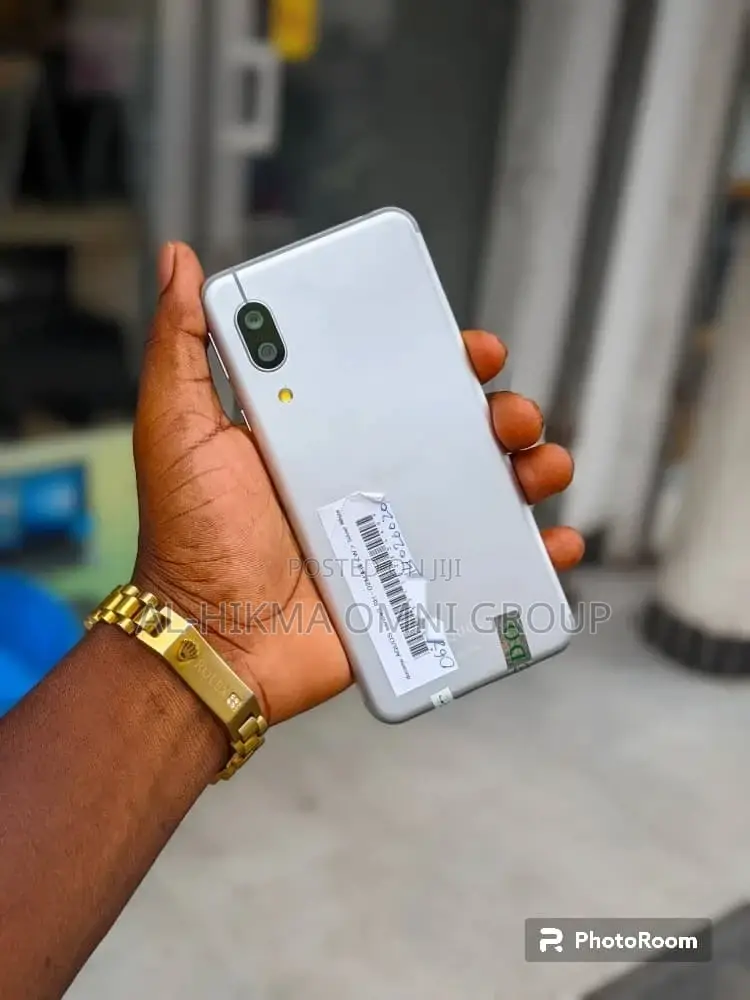 Sharp Aquos Sense 3 SHV45 64 GB Silver