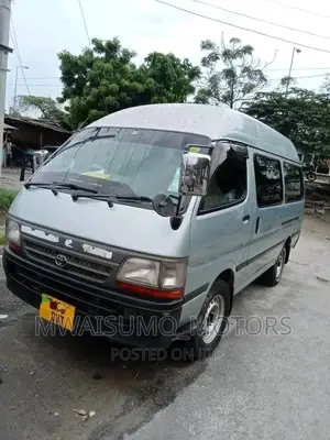 Toyota HiAce 2000 Silver