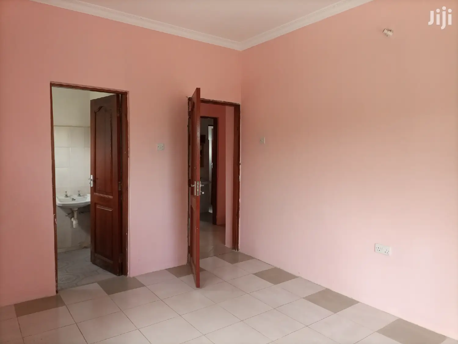 3 Bedroom, Master Na Public Toilet,Sebule, Dinning Na Jiko