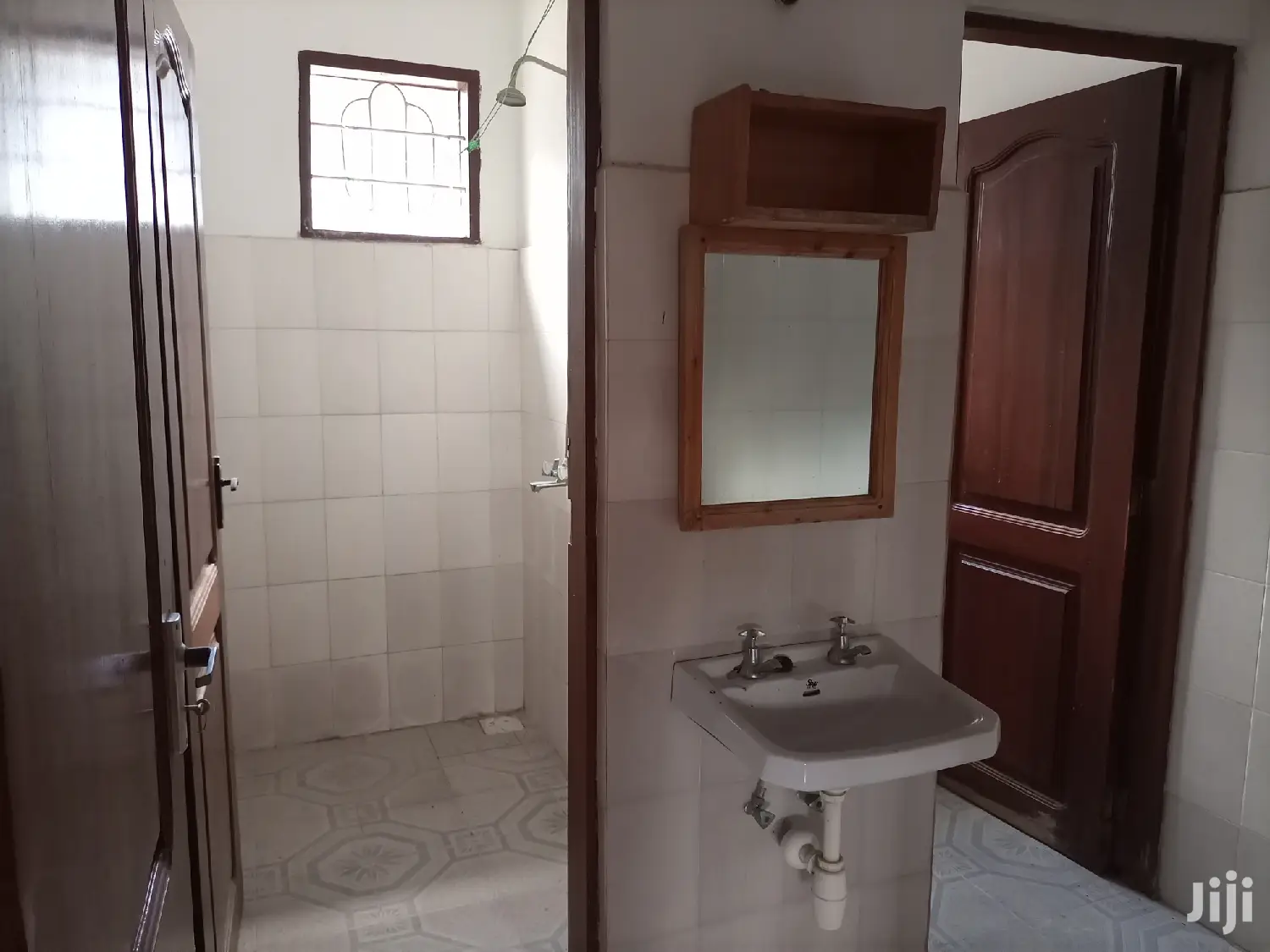 3 Bedroom, Master Na Public Toilet,Sebule, Dinning Na Jiko