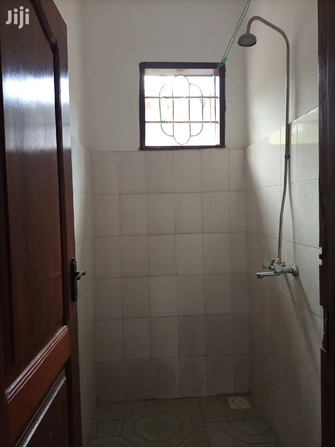 3 Bedroom, Master Na Public Toilet,Sebule, Dinning Na Jiko