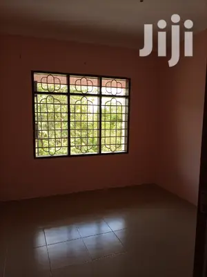3 Bedroom, Master Na Public Toilet,Sebule, Dinning Na Jiko