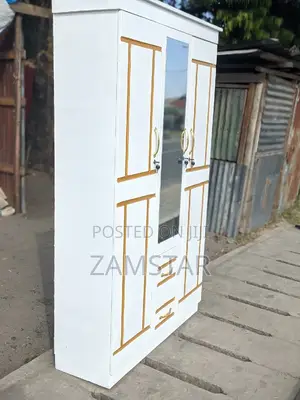Kabati La Nguo