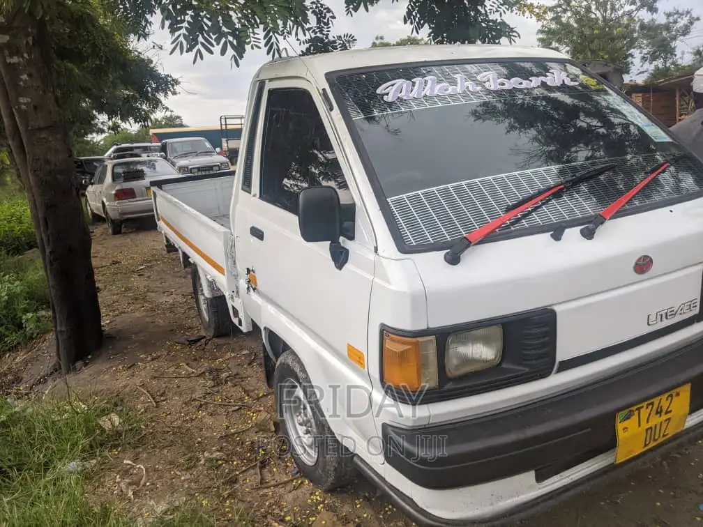 Toyota Lite-Ace 2006 White