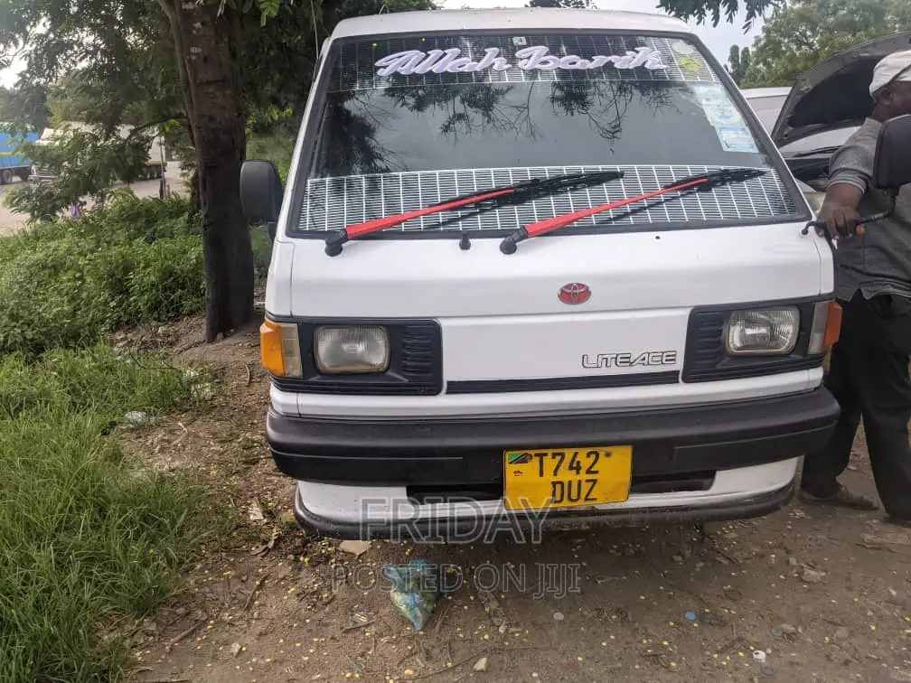 Toyota Lite-Ace 2006 White