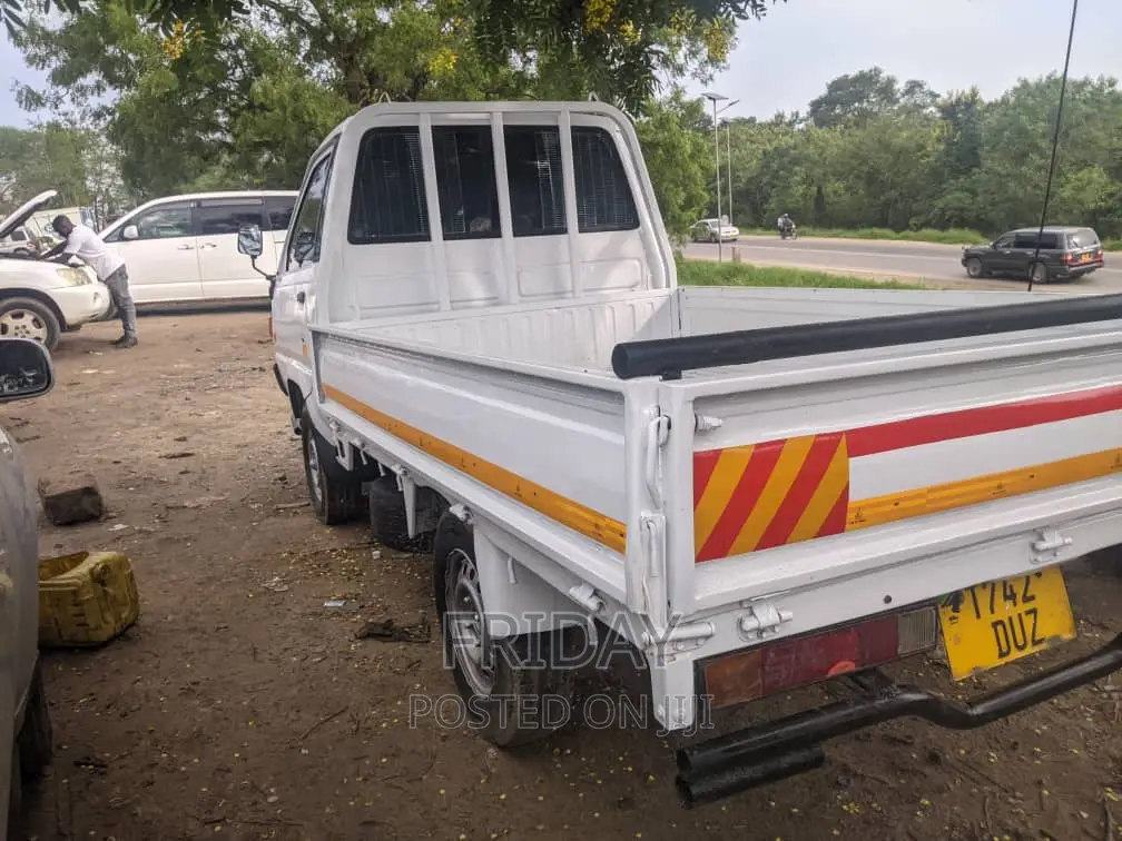 Toyota Lite-Ace 2006 White