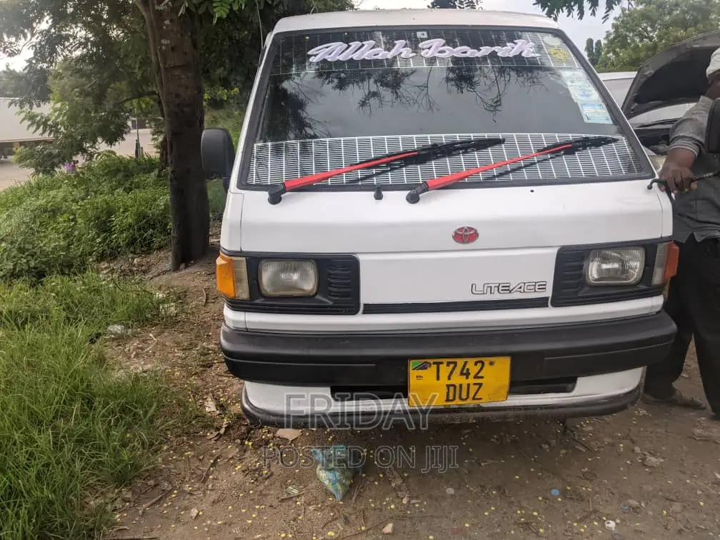 Toyota Lite-Ace 2006 White