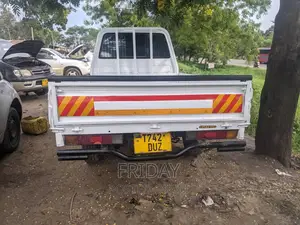 Toyota Lite-Ace 2006 White