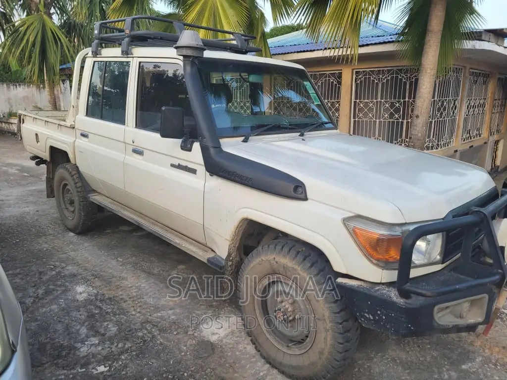 Toyota Land Cruiser 4.5 V8 DSL 2014 White