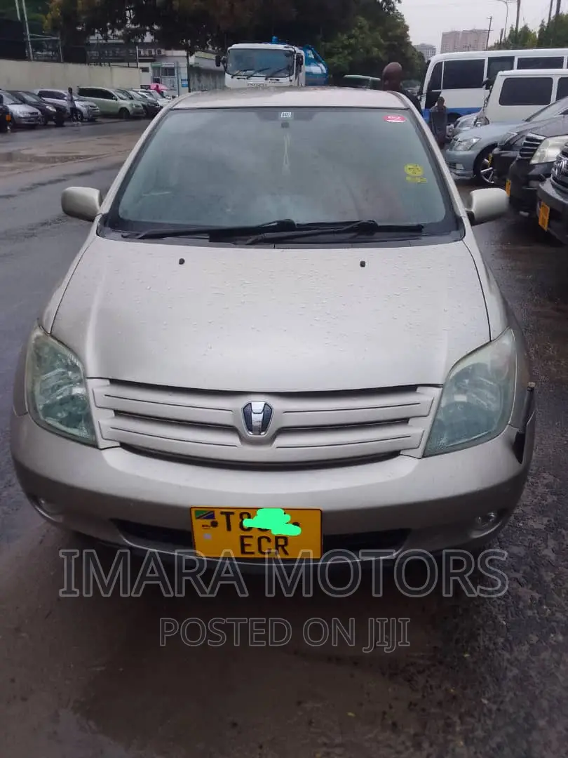 Toyota IST 2005 Silver
