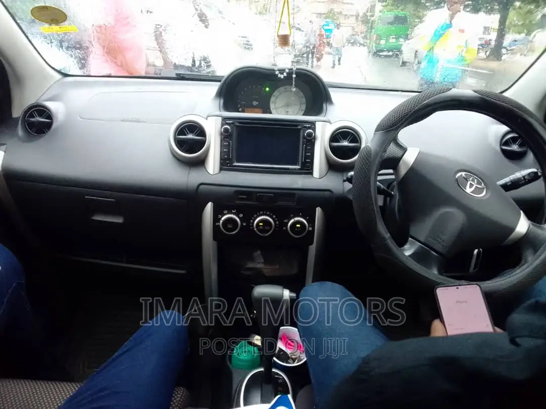 Toyota IST 2005 Silver